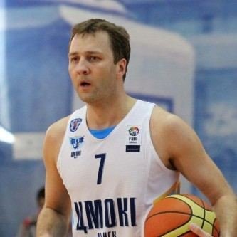 2012-2013 m. sezoną pabaigė Minsko "Tsmoki" komandoje