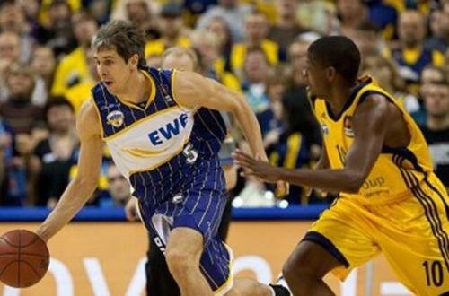 2010-2011 m. atstovavo Oldenburgo Ewe Basket