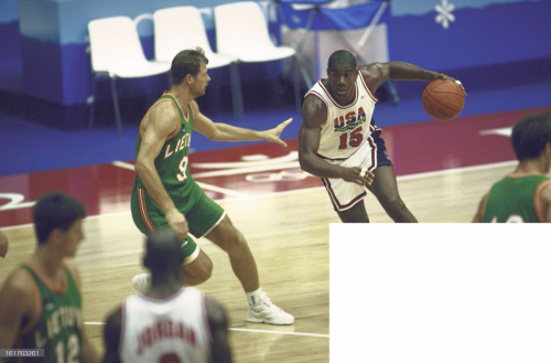 Krapikas prieš Magic Johnsoną  olimpinėse žaidynėse 1992 m.