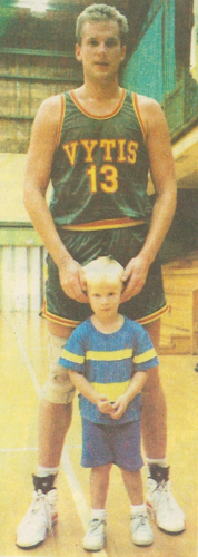 1992 m. Brazdauskis rungtyniavo Australijoje "Vyčio"komandoje