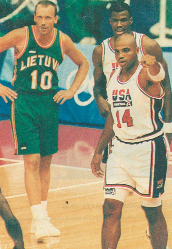 1992 m. Barselonos olimpiados akimirka. Lietuva prieš JAV svajonių komandą. Kurtis prieš Barkley